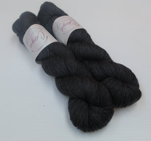 Plateau Yak/Silk 4ply/Fingering 'Blackerty Black'