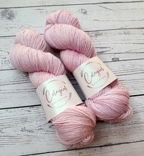 Load image into Gallery viewer, Swagman 4ply/Fingering 'Orchid'