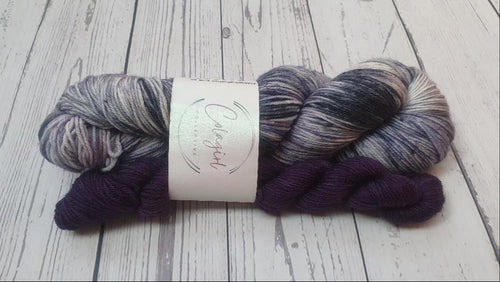 Sock Set Swagman 4ply/Fingering 'Velvet & Battle of Magenta'