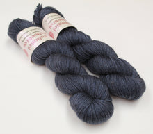 Load image into Gallery viewer, Plateau Yak/Silk 4ply/Fingering &#39;Walter&#39;