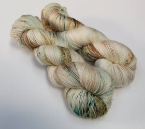 Beaut 4ply/Fingering 'Pistachio'